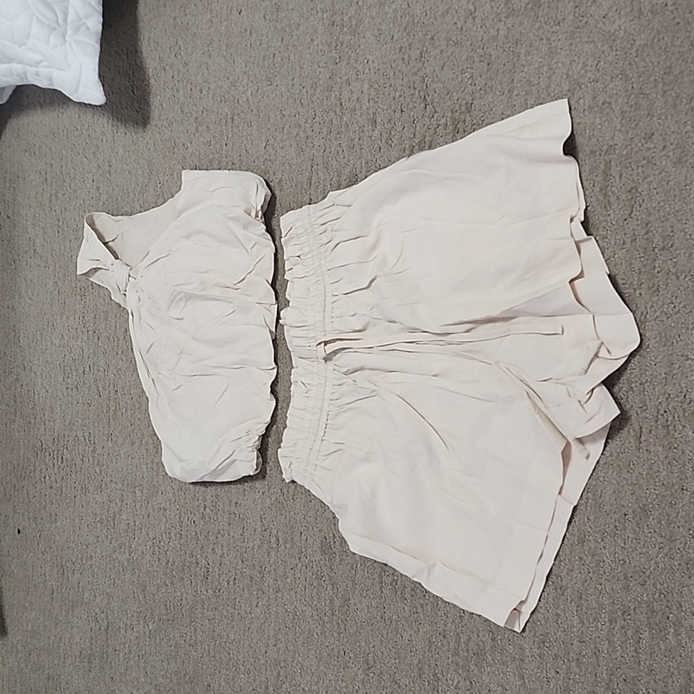 Imily Bela Womens 2 Piece linen outfit. Matching 2 Piece Crop Top and shorts.